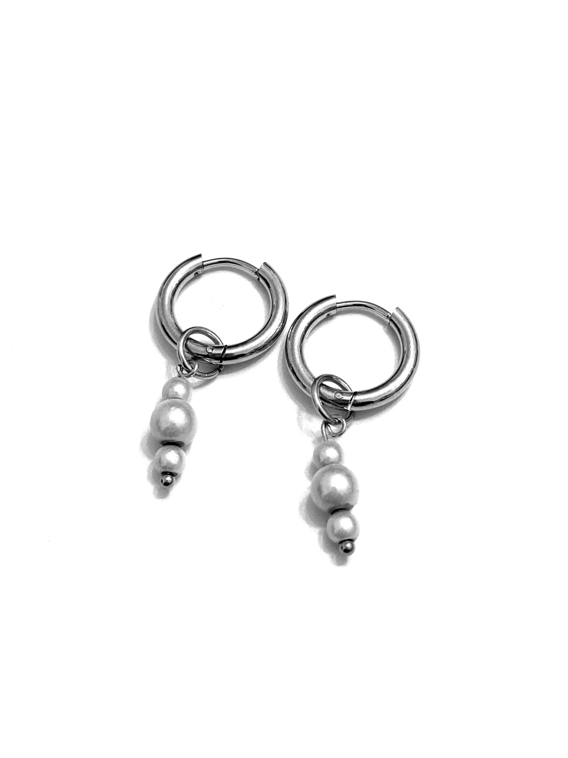 STEEL Reflective Pearls Earrings 002