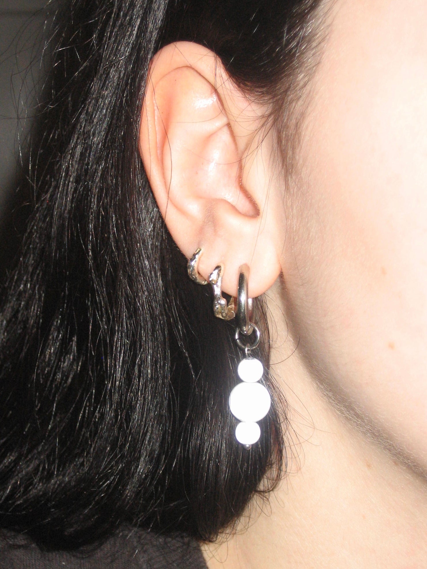 STEEL Reflective Pearls Earrings 001