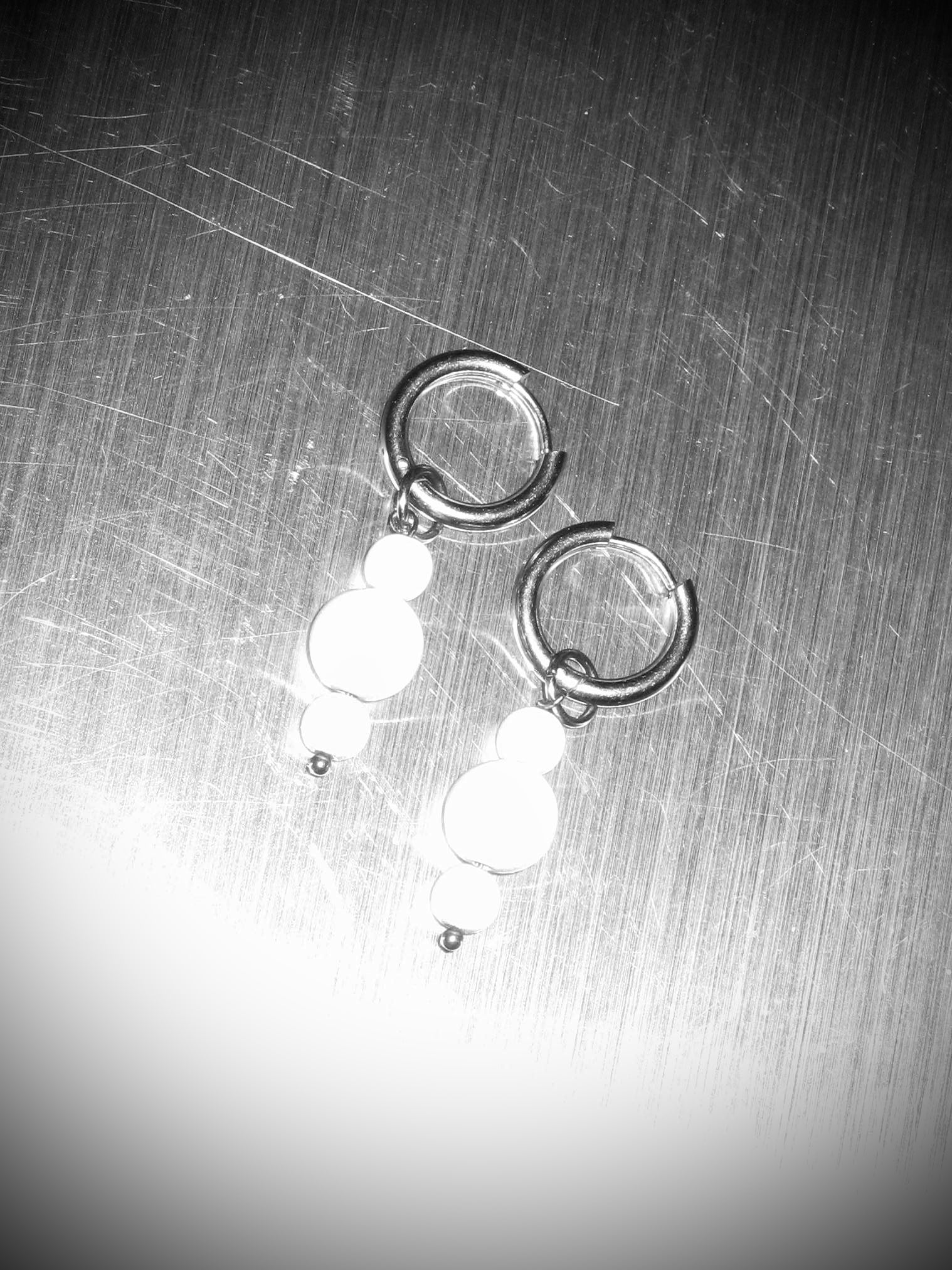 STEEL Reflective Pearls Earrings 001